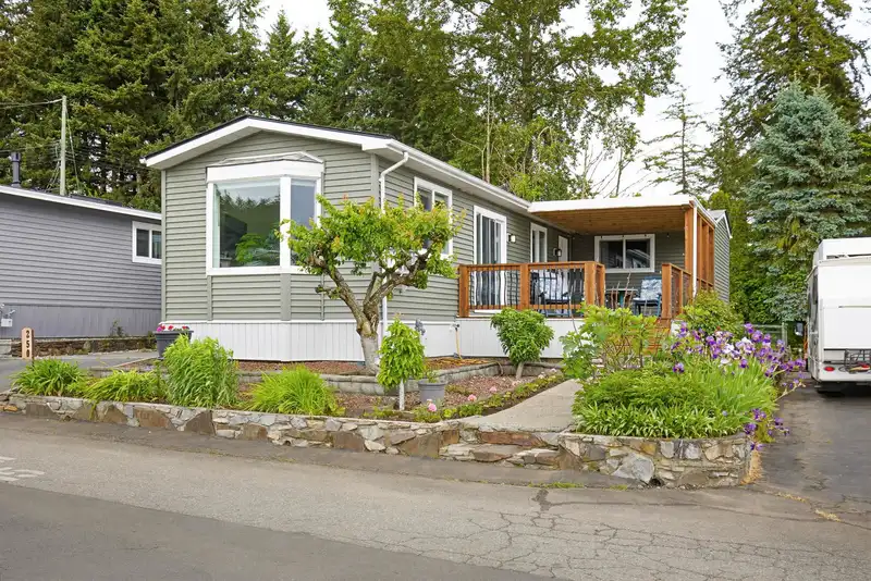 250 27111 0 AVENUE - photo 1 of 31