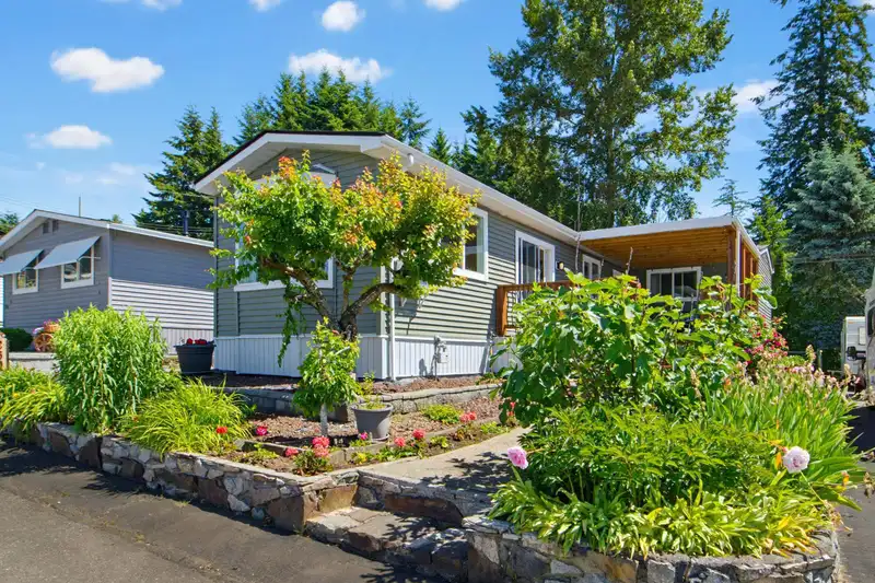 250 27111 0 AVENUE - photo 2 of 31
