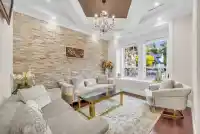 8245 144A STREET - thumbnail 4