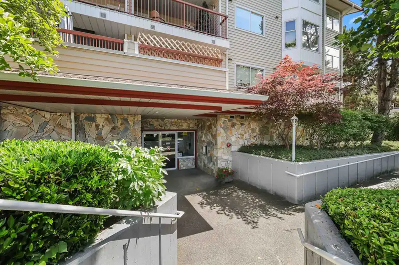106 5776 200 STREET - photo 2 of 20