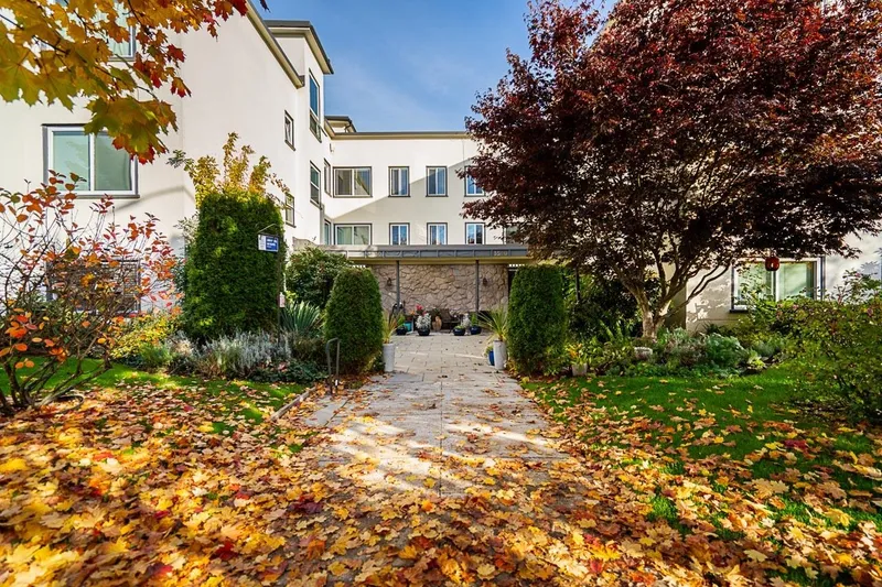 305 3530 CAMBIE STREET - photo 2 of 25