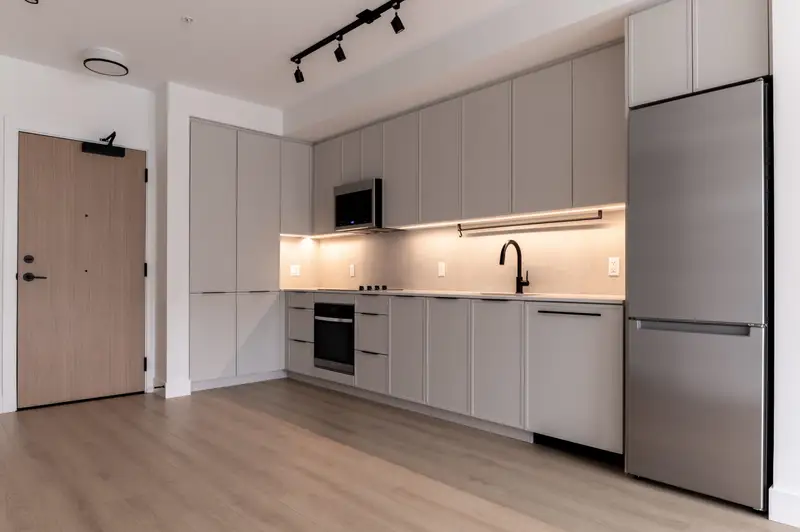 308 3075 MURRAY STREET - photo 2 of 25