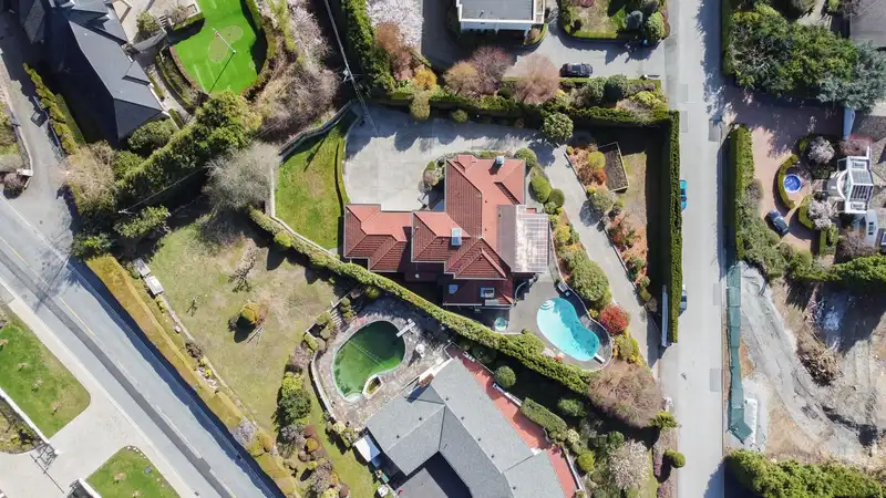 765 FAIRMILE ROAD - photo 3 of 40