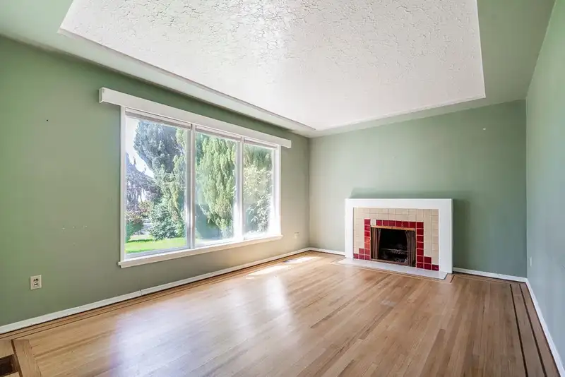 15405 SEMIAHMOO AVENUE - photo 3 of 21