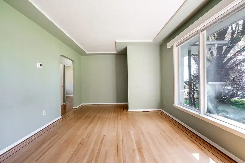 15405 SEMIAHMOO AVENUE - photo 4 of 21