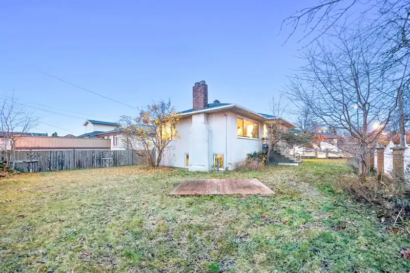 6425 DOMAN STREET - photo 2 of 18