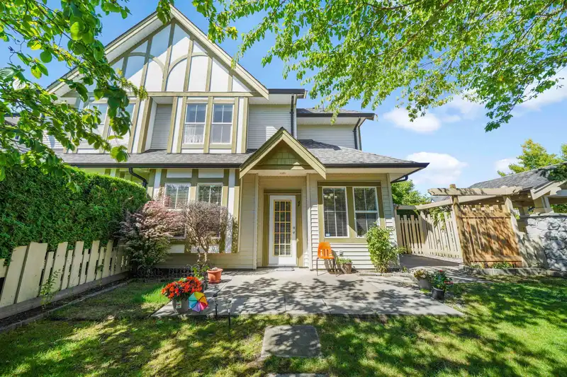 1 18707 65 AVENUE - photo 1 of 37