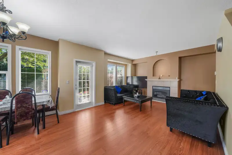 1 18707 65 AVENUE - photo 4 of 37