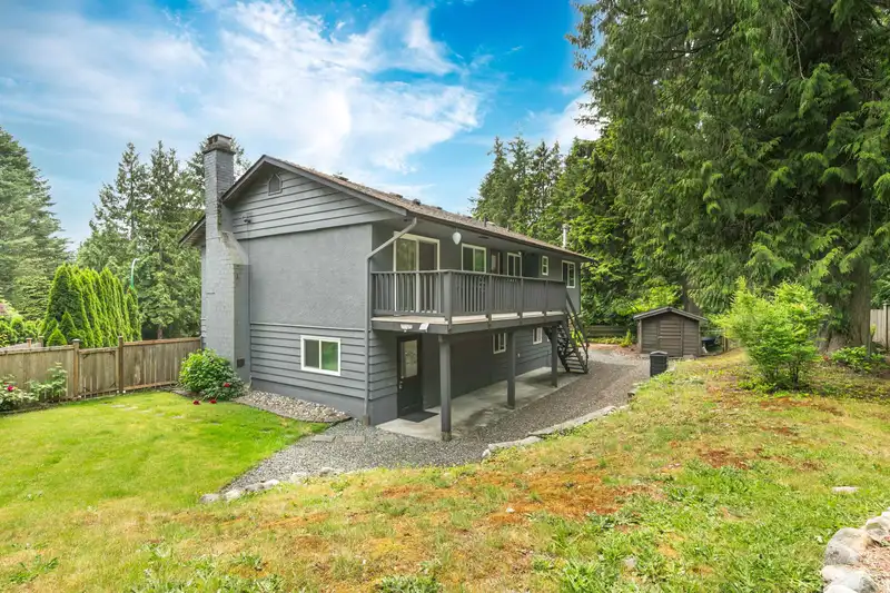 645 MCCARTNEY CLOSE - photo 3 of 27