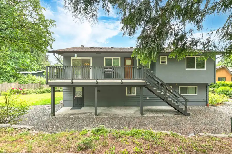 645 MCCARTNEY CLOSE - photo 4 of 27
