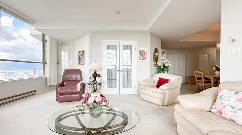 2306 5885 OLIVE AVENUE - photo 3 of 28