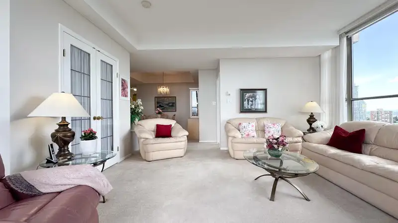 2306 5885 OLIVE AVENUE - photo 4 of 28
