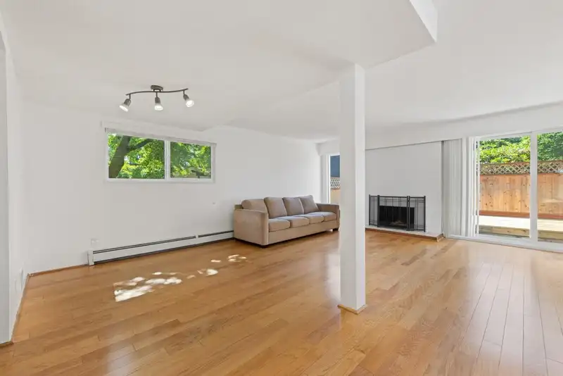 801 555 W 28TH STREET - photo 4 of 27