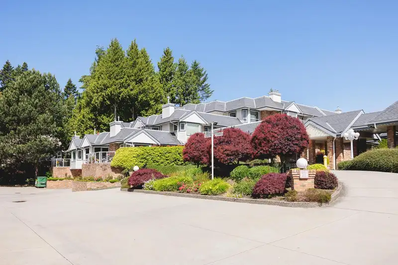 209 13959 16 AVENUE - photo 1 of 36