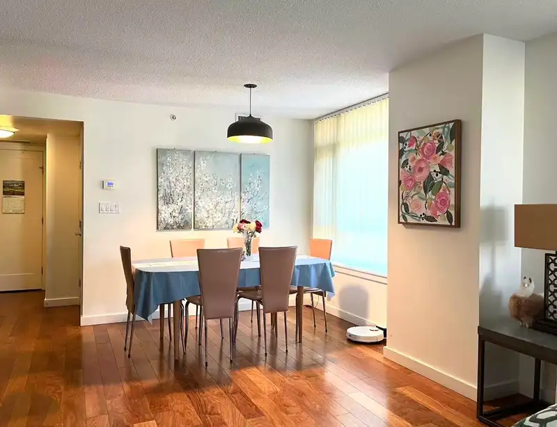 662 2080 W BROADWAY - photo 3 of 12