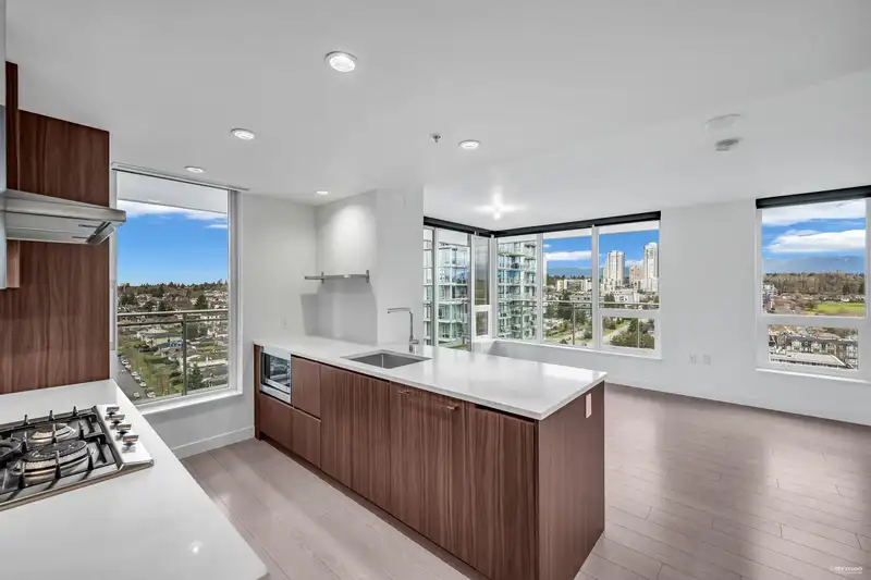 2207 455 SW MARINE DRIVE - photo 1 of 33