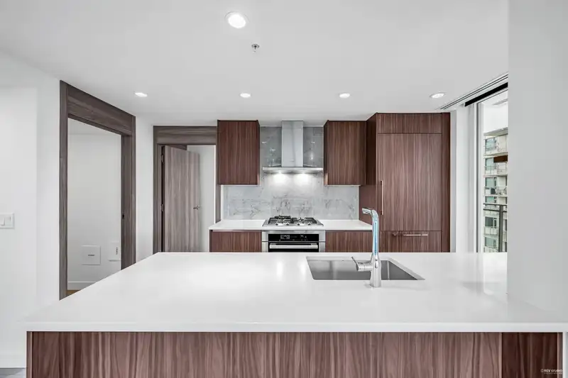 2207 455 SW MARINE DRIVE - photo 2 of 33
