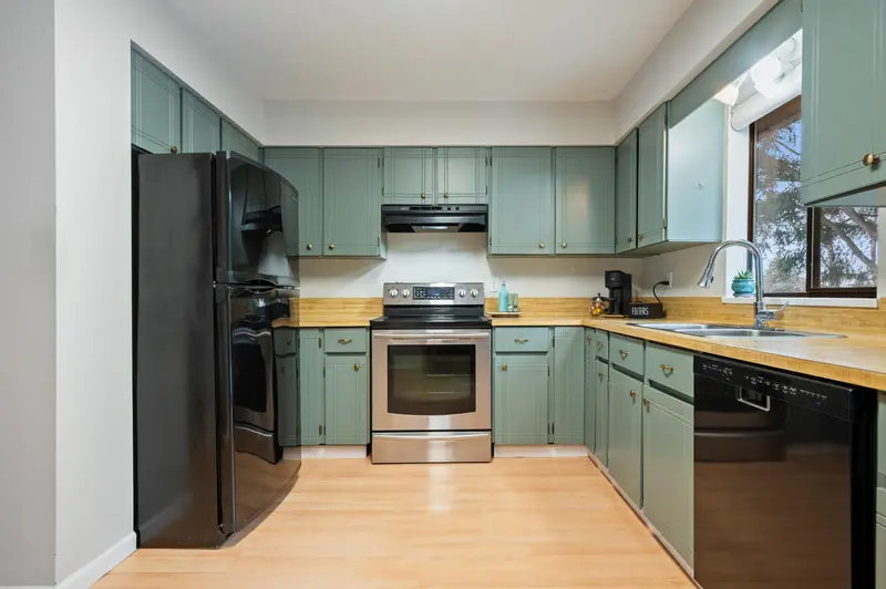 1505 134A STREET - photo 3 of 25