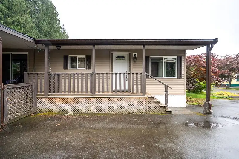 8 52324 YALE ROAD - photo 3 of 39