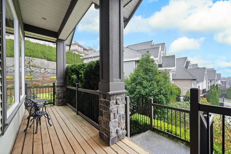 7192 177A STREET - photo 3 of 25