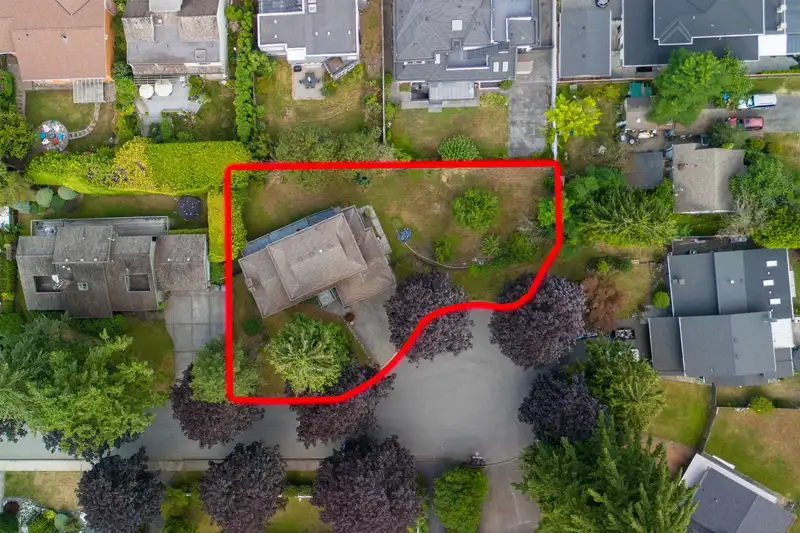 7645 BERKLEY STREET - photo 2 of 40