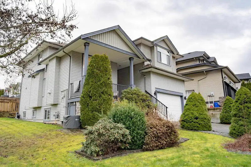 23717 110 AVENUE - photo 1 of 40