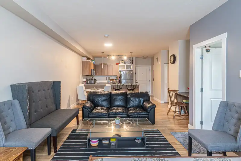 323 9655 KING GEORGE BOULEVARD - photo 1 of 11
