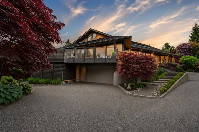 1873 ESQUIMALT AVENUE - photo 1 of 40
