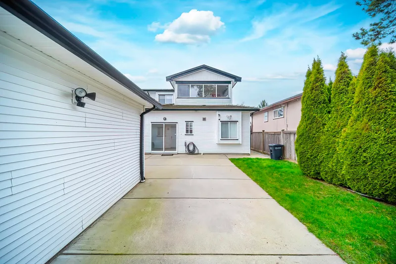 7150 CANADA WAY - photo 4 of 25