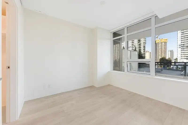 404 13318 104 AVENUE - photo 4 of 17