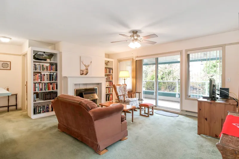 504 7500 COLUMBIA STREET - photo 3 of 23