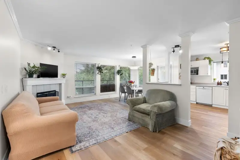 311 33728 KING ROAD - photo 3 of 33