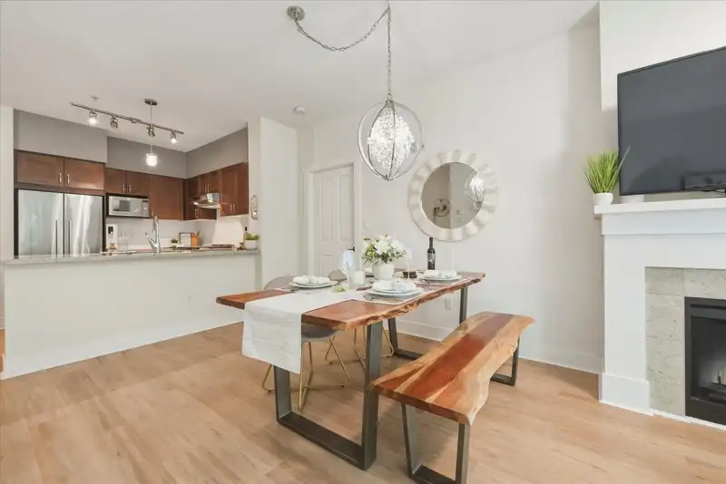 308 1111 E 27TH STREET - photo 4 of 40
