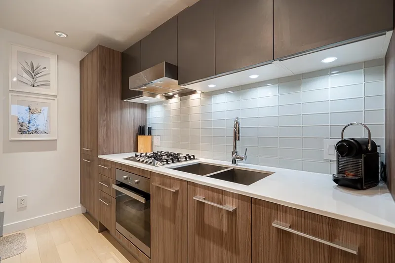 1106 4638 GLADSTONE STREET - photo 4 of 25