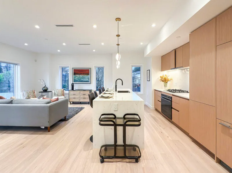 1016 W 52ND AVENUE - photo 4 of 15