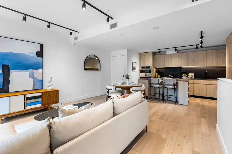 3956 DUMFRIES STREET - photo 4 of 39
