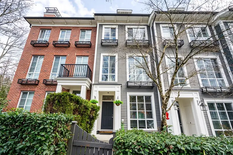 15 1245 HOLTBY STREET - photo 2 of 25