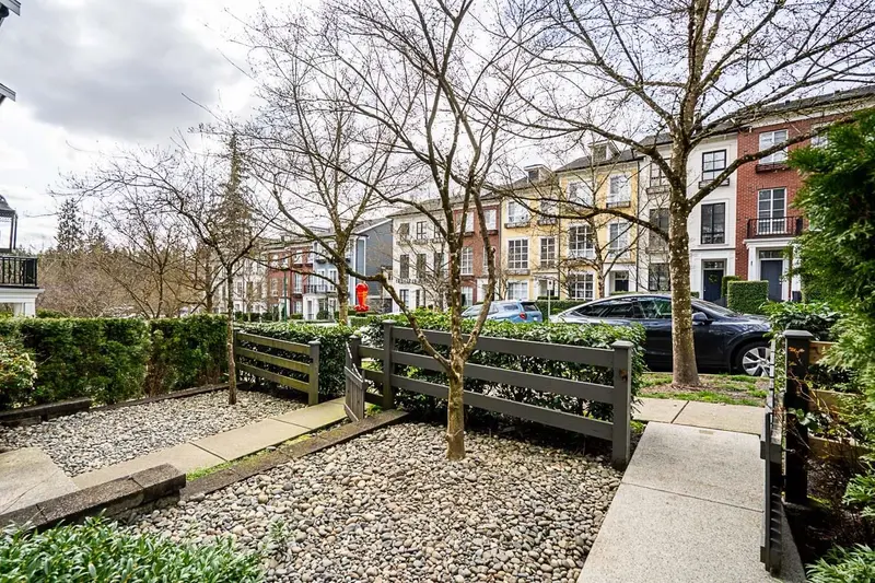 15 1245 HOLTBY STREET - photo 4 of 25