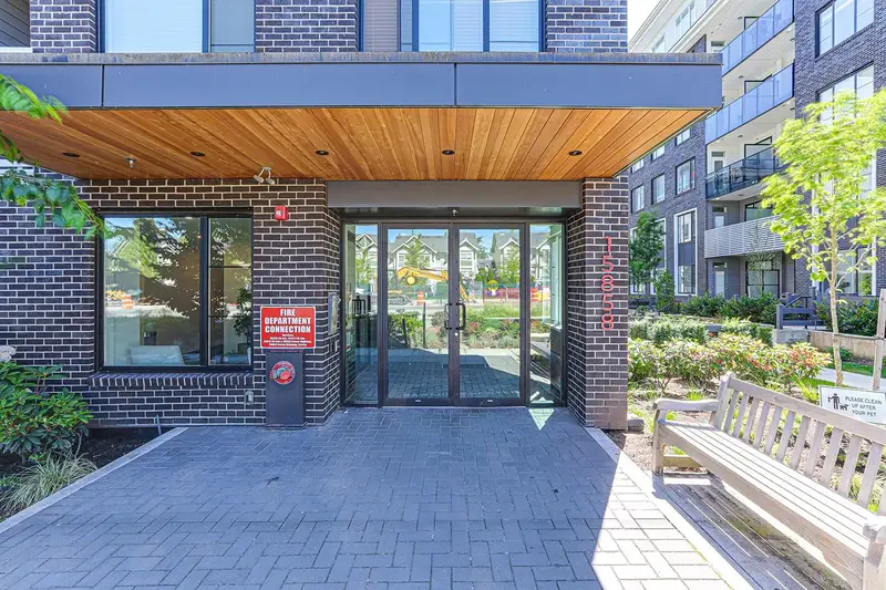 610 15858 FRASER HIGHWAY - photo 2 of 25