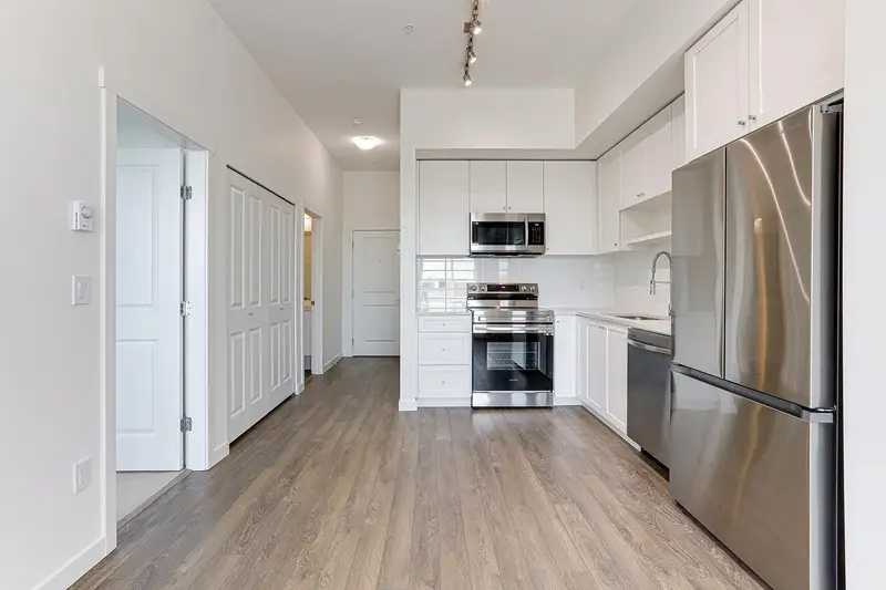 610 15858 FRASER HIGHWAY - photo 3 of 25