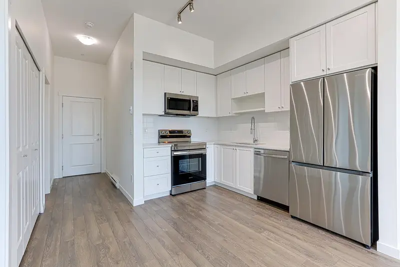 610 15858 FRASER HIGHWAY - photo 4 of 25