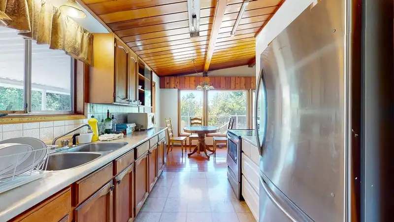 5092 JOHNSTONE ROAD - photo 4 of 13