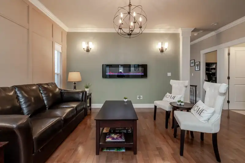 21268 83A AVENUE - photo 4 of 40