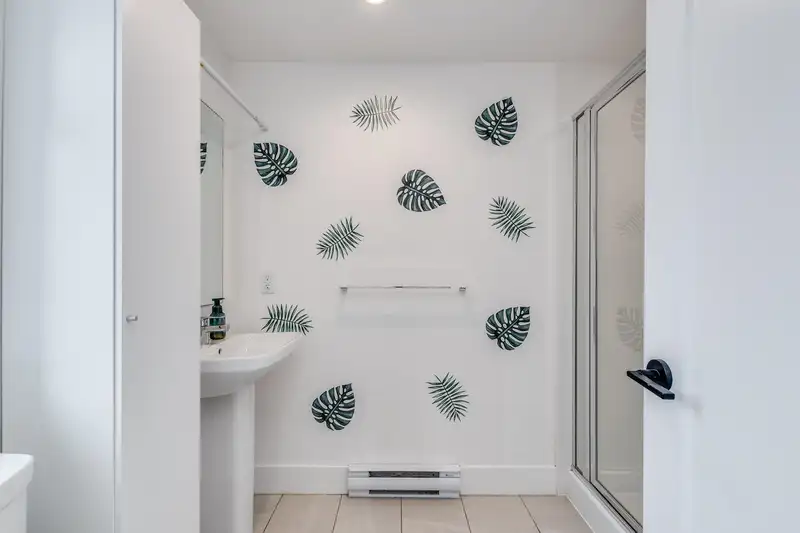 4 17555 57A AVENUE - photo 4 of 25