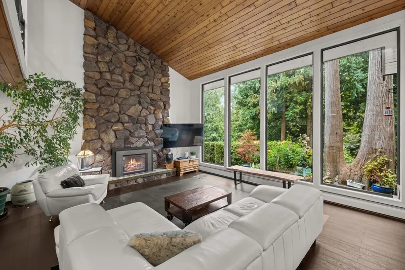 24411 56 AVENUE - photo 4 of 25