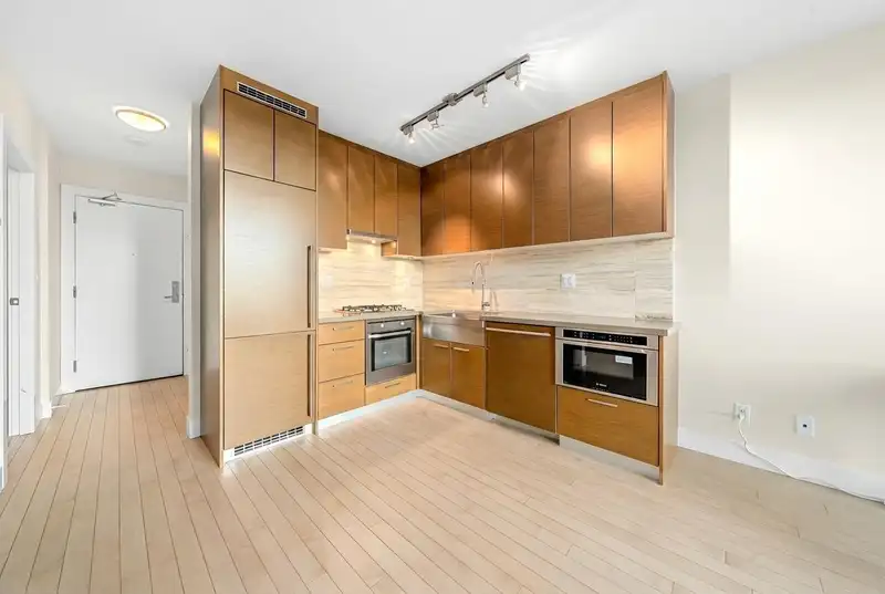 2106 535 SMITHE STREET - photo 4 of 17