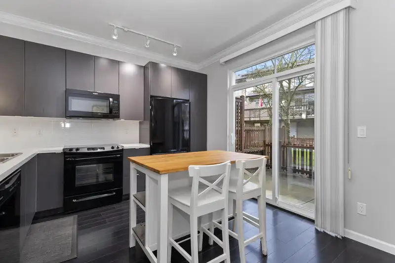 120 19505 68A AVENUE - photo 1 of 30