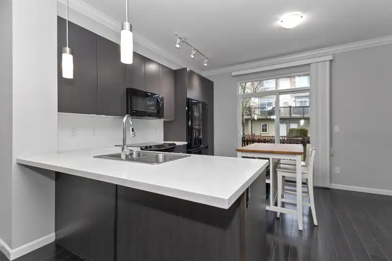 120 19505 68A AVENUE - photo 2 of 30