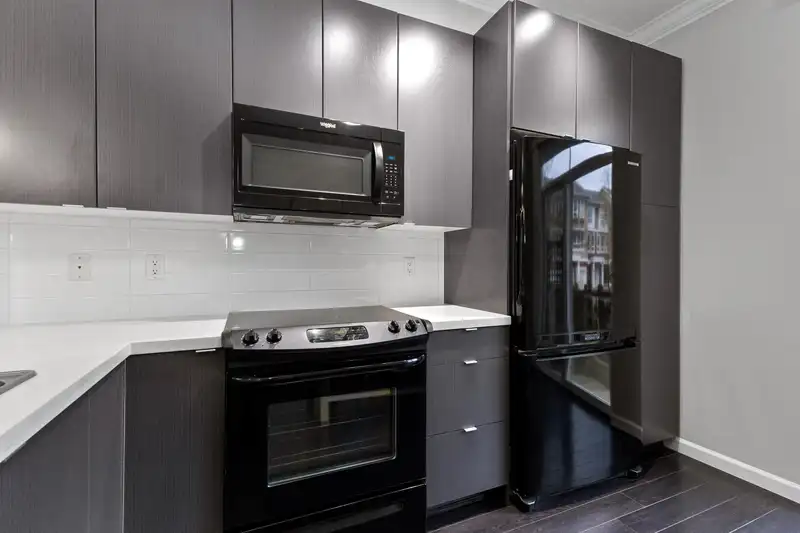 120 19505 68A AVENUE - photo 3 of 30