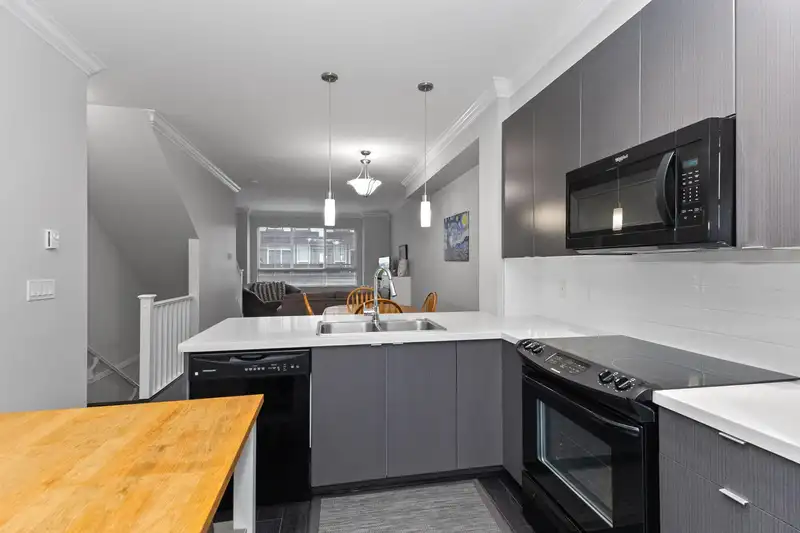 120 19505 68A AVENUE - photo 4 of 30